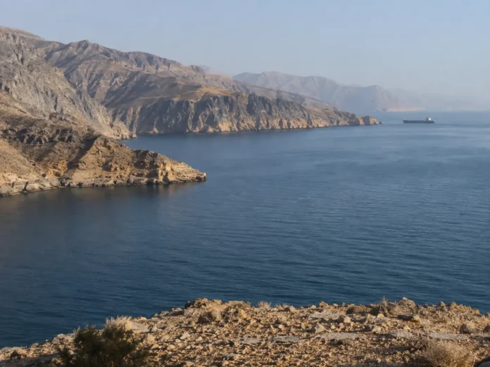 tankfartyg träffat utanför Oman