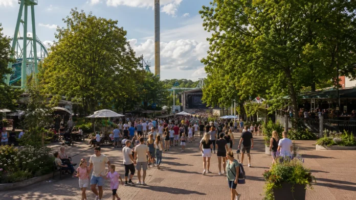 Greczula och Hanna Ferm på Liseberg 9 augusti 2026